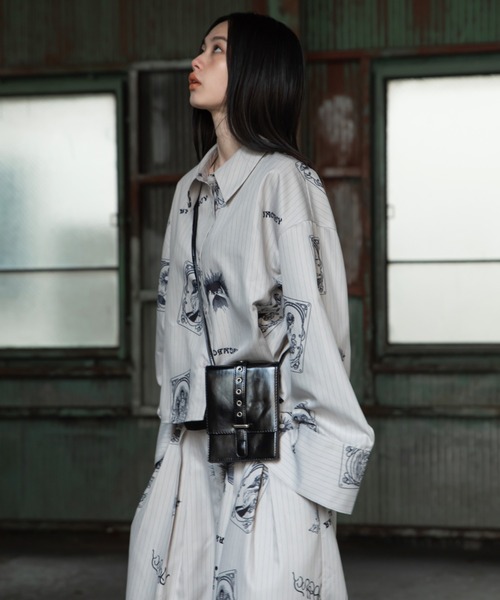 VACANCY(ヴァカンシー)の「バックルデザインミニショルダーバッグ/ポシェット(ショルダーバッグ・レディース・ブラック/グレー・FREE)」の10枚目の写真