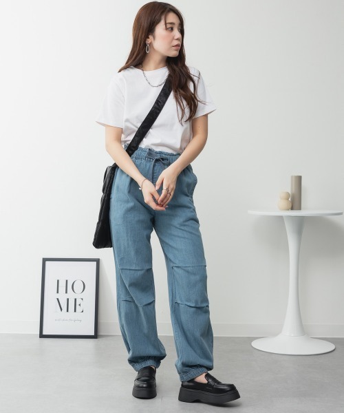 aity(アイティ)の「M-4L リラックスワイドパラシュートデニムパンツ(デニムパンツ・レディース・ライトブルー/ワンウォッシュ/ネイビー・M/L/LL/3L/4L)」の11枚目の写真