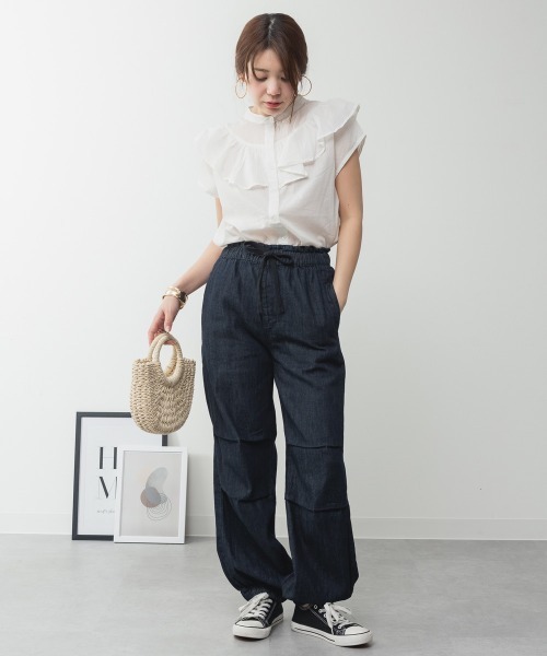 aity(アイティ)の「M-4L リラックスワイドパラシュートデニムパンツ(デニムパンツ・レディース・ライトブルー/ワンウォッシュ/ネイビー・M/L/LL/3L/4L)」の5枚目の写真