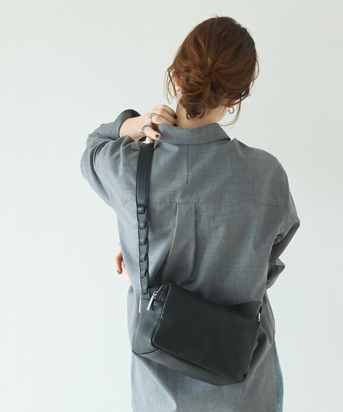 LOWELL things(ロウェル シングス)の「【人気定番アイテム/再入荷】Frec/Wファスナースクエアショルダー(ショルダーバッグ・レディース・ブラック/アイボリー・フリー)」の21枚目の写真