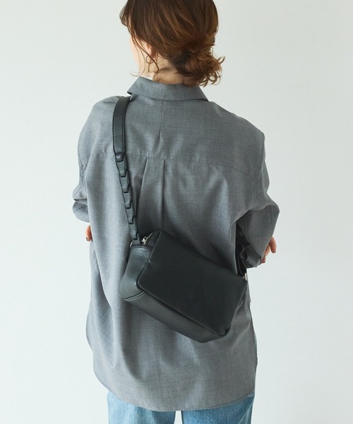 Lowel Things♥新品未使用Frec/Wファスナースクエアショルダー 人気定番アイテム/再入荷】Frec/Wファスナースクエアショルダー