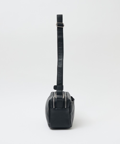 LOWELL things(ロウェル シングス)の「【人気定番アイテム/再入荷】Frec/Wファスナースクエアショルダー(ショルダーバッグ・レディース・ブラック/アイボリー・フリー)」の11枚目の写真