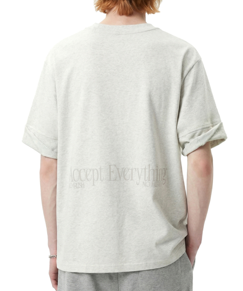 BUTTON SEOUL(ボタンソウル)の「ナチュラルワイドカフスコットンエンボオーバーサイズTシャツ(ホワイト/ライトグレー/ブラック)(Tシャツ/カットソー・メンズ・ホワイト/ブラック/ライトグレー・M(48)/L(50)/XL)」の4枚目の写真