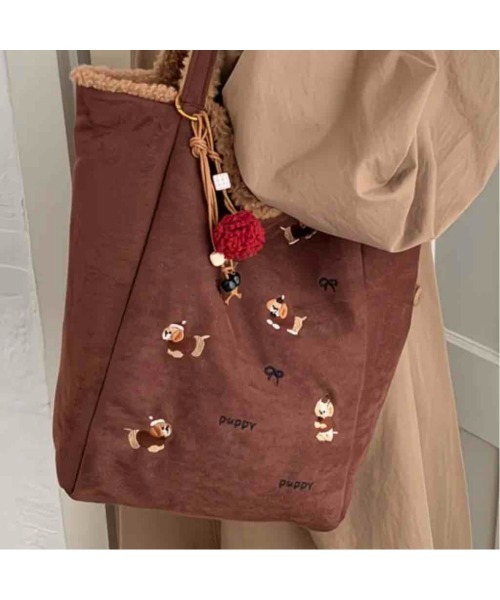 tone(トーン)の「【88eighty-eight】ふわふわもこもこ子犬刺繍リバーシブルトートバッグ【import】(MA)(トートバッグ・レディース・ブラウン・FREE)」の6枚目の写真