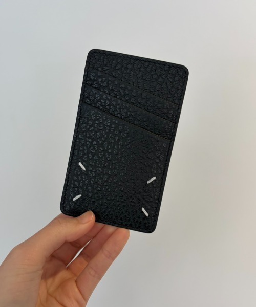 Maison Margiela(メゾンマルジェラ)の「Maison Margiela VERTICAL CARD HOLDER(名刺入れ・メンズ・ブラック・FREE)」の1枚目の写真