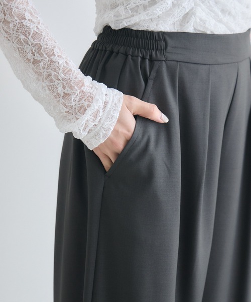 Paradise Picnic（パラダイスピクニック）の「cloche ドライタッチツータックパンツ（その他パンツ・レディース・ブラック/グレイッシュベージュ/チャコールグレー・FREE）」の22枚目の写真