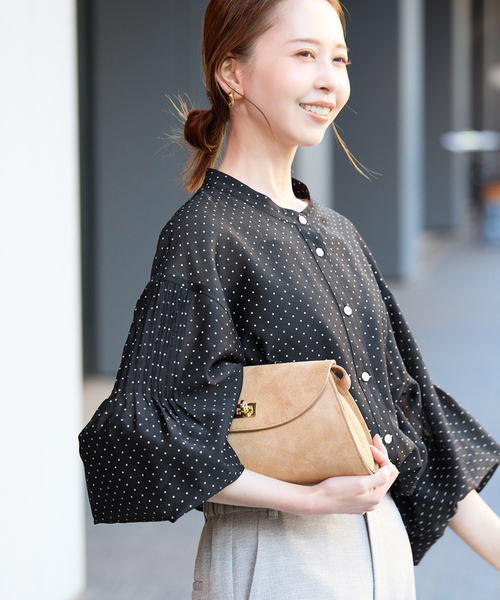 SLOBE IENA(スローブイエナ)の「ドットピンタックバルーンスリーブブラウス(シャツ/ブラウス・レディース・ホワイト/ブラック・FREE)」の1枚目の写真