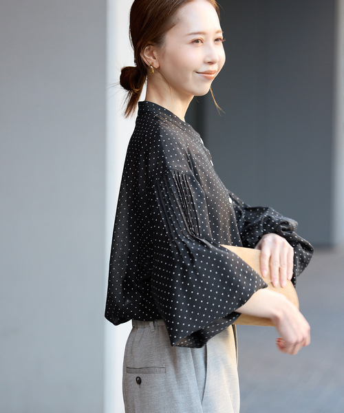 SLOBE IENA(スローブイエナ)の「ドットピンタックバルーンスリーブブラウス(シャツ/ブラウス・レディース・ホワイト/ブラック・FREE)」の17枚目の写真