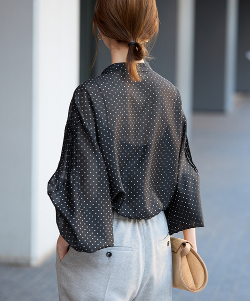 SLOBE IENA(スローブイエナ)の「ドットピンタックバルーンスリーブブラウス(シャツ/ブラウス・レディース・ホワイト/ブラック・FREE)」の18枚目の写真