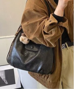 レザー ムーン ショルダー バッグ（ショルダーバッグ）｜BEAUTY&YOUTH