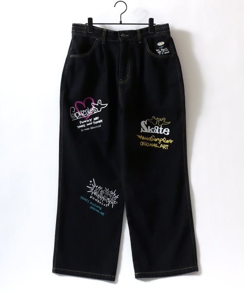 Mark Gonzales（マーク・ゴンザレス）の「MARK GONZALES ARTWORK COLLECTION/マークゴンザレス 別注 ストリートデザイン 総柄プリント ワイドデニムパンツ（デニムパンツ・メンズ・ブルー/ブラック系その他/サックスブルー/ブラック・XL/L/M）」の5枚目の写真