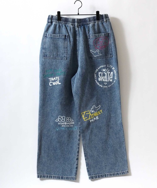 Mark Gonzales（マーク・ゴンザレス）の「MARK GONZALES ARTWORK COLLECTION/マークゴンザレス 別注 ストリートデザイン 総柄プリント ワイドデニムパンツ（デニムパンツ・メンズ・ブルー/ブラック系その他/サックスブルー/ブラック・XL/L/M）」の12枚目の写真