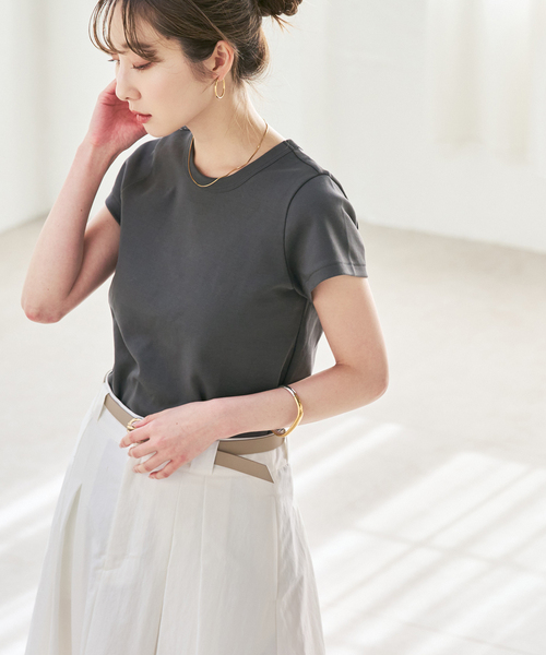 Noble(ノーブル)の「《追加・WEB限定カラー》スビンコットンスムースコンパクトTシャツ(Tシャツ/カットソー・レディース・ピンク/ホワイト/チャコールグレー/イエロー・FREE)」の1枚目の写真