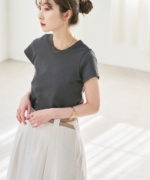 Noble(ノーブル)の「《追加・WEB限定カラー》スビンコットンスムースコンパクトTシャツ(Tシャツ/カットソー・レディース・ピンク/ホワイト/チャコールグレー/イエロー・FREE)」の7枚目の写真
