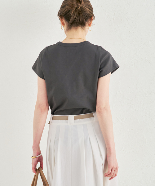 Noble(ノーブル)の「《追加・WEB限定カラー》スビンコットンスムースコンパクトTシャツ(Tシャツ/カットソー・レディース・ピンク/ホワイト/チャコールグレー/イエロー・FREE)」の12枚目の写真