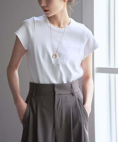 Noble(ノーブル)の「《追加・WEB限定カラー》スビンコットンスムースコンパクトTシャツ(Tシャツ/カットソー・レディース・ピンク/ホワイト/チャコールグレー/イエロー・FREE)」の18枚目の写真