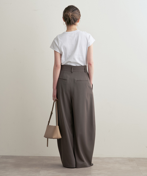 Noble(ノーブル)の「《追加・WEB限定カラー》スビンコットンスムースコンパクトTシャツ(Tシャツ/カットソー・レディース・ピンク/ホワイト/チャコールグレー/イエロー・FREE)」の20枚目の写真