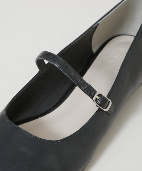 NANO universe(ナノユニバース)の「メリージェーンフラットパンプス(パンプス・レディース・ライトベージュ/ブラック・38/37/36)」の11枚目の写真