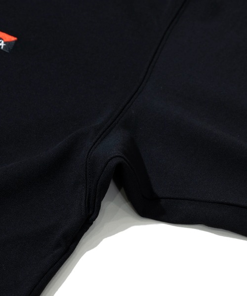 NANGA(ナンガ)の「NANGA/ナンガ ECO HYBRID BOX LOGO EMBROIDERY L/S TEE(Tシャツ/カットソー・メンズ・ブラック/ホワイト・MEDIUM/LARGE/X-LARGE)」の5枚目の写真