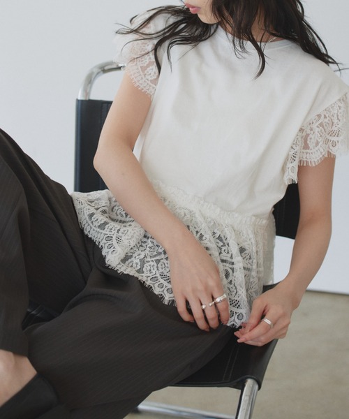 TREOVER（トレオーバー）の「着映えるレースデザインが大人可愛いヘムスリーブレースデザイントップス（Tシャツ/カットソー・レディース・オフホワイト/ブラック・FREE）」の3枚目の写真