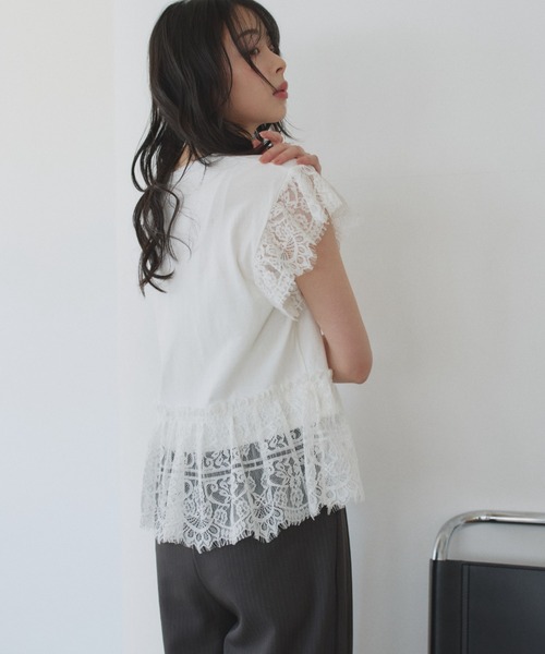 TREOVER（トレオーバー）の「着映えるレースデザインが大人可愛いヘムスリーブレースデザイントップス（Tシャツ/カットソー・レディース・オフホワイト/ブラック・FREE）」の4枚目の写真
