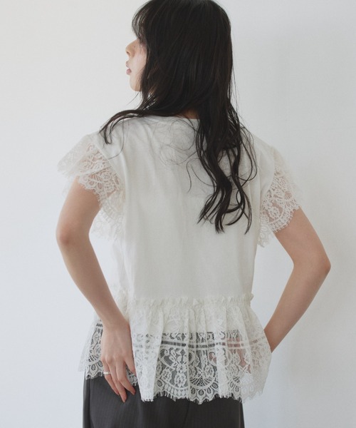 TREOVER（トレオーバー）の「着映えるレースデザインが大人可愛いヘムスリーブレースデザイントップス（Tシャツ/カットソー・レディース・オフホワイト/ブラック・FREE）」の5枚目の写真