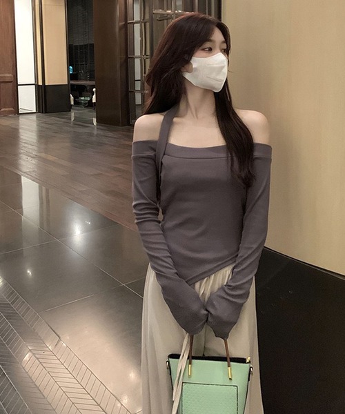 VIBGYOR(ヴィブジョー)の「【EIZZ/アイズ】デコルテ綺麗見え ホルターネック風 オフショル アシンメトリー カットソー(Tシャツ/カットソー・レディース・ブラック/ホワイト/チャコール・FREE)」の12枚目の写真