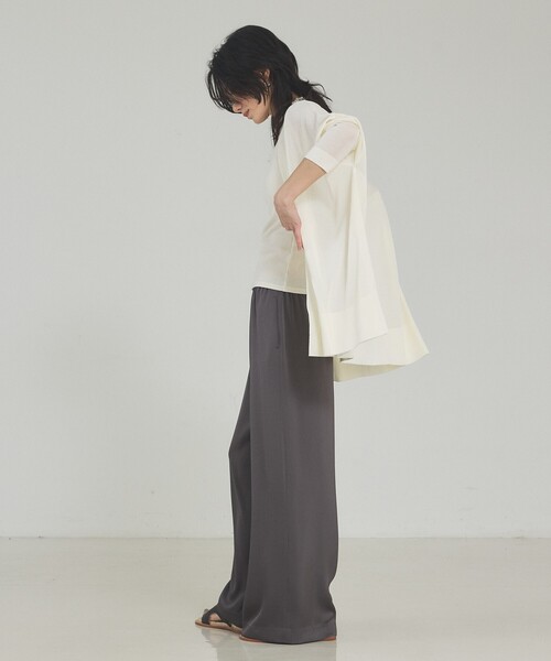qualite（カリテ）の「【接触冷感】シアーオーバーカーディガン　春服　夏服　オフィスカジュアル　羽織り（シャツ/ブラウス・レディース・ブラック/カーキ/オフホワイト・フリー）」の12枚目の写真
