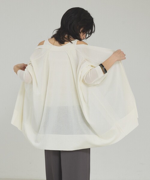 qualite（カリテ）の「【接触冷感】シアーオーバーカーディガン　春服　夏服　オフィスカジュアル　羽織り（シャツ/ブラウス・レディース・ブラック/カーキ/オフホワイト・フリー）」の19枚目の写真
