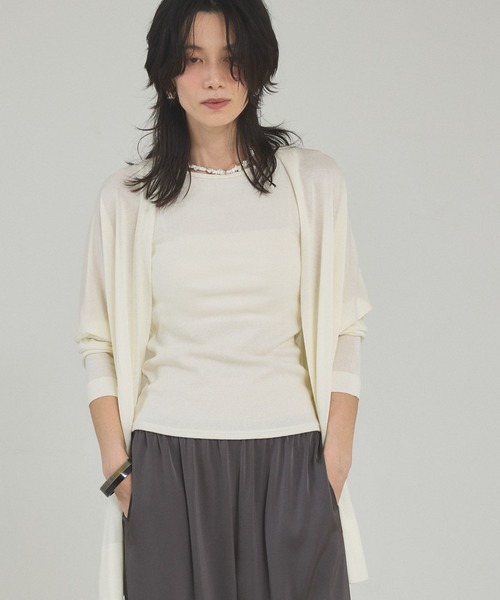 qualite（カリテ）の「【接触冷感】シアーオーバーカーディガン　春服　夏服　オフィスカジュアル　羽織り（シャツ/ブラウス・レディース・ブラック/カーキ/オフホワイト・フリー）」の2枚目の写真