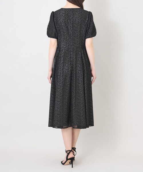 TO BE CHIC(トゥー ビー シック)の「ジャカードレース ギャザードレス(ワンピース・レディース・ブルー系その他2/ブラック・40)」の8枚目の写真