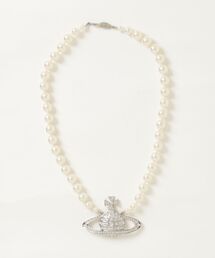 MAN. BAS RELIEF PEARL NECKLACE