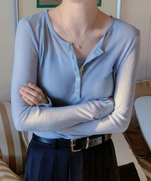 Doula Doula（ドゥーラドゥーラ）の「シアーヘンリーネックトップス&キャミソール 2点セット（Tシャツ/カットソー・レディース・ブラック/グレー/ライトイエロー/ブルー・FREE）」の17枚目の写真