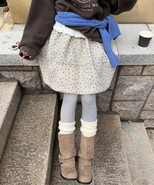 Aelina(エリナ)の「メルトン花柄Aラインショートスカート(スカート・レディース・チャコールグレー/ブラック/ベージュ/ブラウン/グレー/ブラック系その他/グレー系その他/ベージュ系その他/ブラック系1/ブラック系3・FREE)」の11枚目の写真