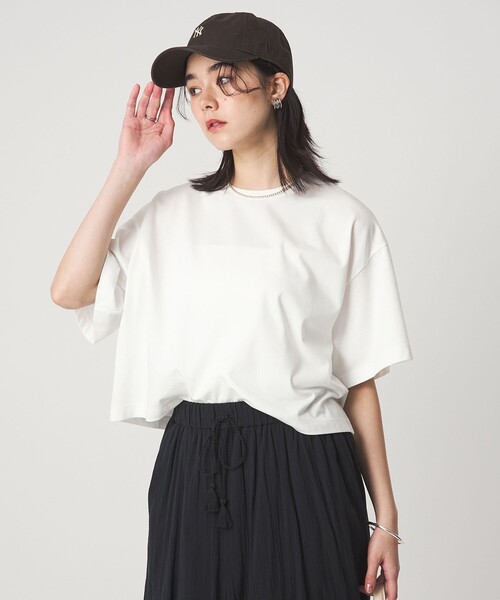green label relaxing(グリーンレーベルリラクシング)の「<スタイリスト兵藤千尋さんコラボ>クロップド ワイド Tシャツ UVカット(Tシャツ/カットソー・レディース・ダークグレー/オリーブ/オレンジ系その他/オフホワイト・SHORT/FREE)」の2枚目の写真