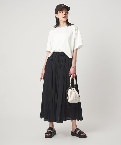 green label relaxing(グリーンレーベルリラクシング)の「<スタイリスト兵藤千尋さんコラボ>クロップド ワイド Tシャツ UVカット(Tシャツ/カットソー・レディース・ダークグレー/オリーブ/オレンジ系その他/オフホワイト・SHORT/FREE)」の10枚目の写真