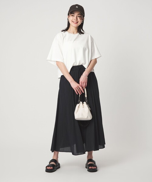 green label relaxing(グリーンレーベルリラクシング)の「<スタイリスト兵藤千尋さんコラボ>クロップド ワイド Tシャツ UVカット(Tシャツ/カットソー・レディース・ダークグレー/オリーブ/オレンジ系その他/オフホワイト・SHORT/FREE)」の11枚目の写真