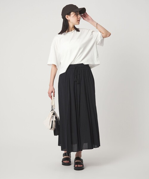 green label relaxing(グリーンレーベルリラクシング)の「<スタイリスト兵藤千尋さんコラボ>クロップド ワイド Tシャツ UVカット(Tシャツ/カットソー・レディース・ダークグレー/オリーブ/オレンジ系その他/オフホワイト・SHORT/FREE)」の12枚目の写真