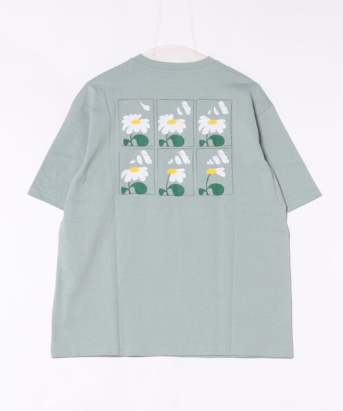 adidas(アディダス)の「《adidas》W オーバーサイズグラフィックTシャツ(Tシャツ/カットソー・レディース・ブラック/ホワイト/セージグリーン・M/S/XL/L)」の4枚目の写真