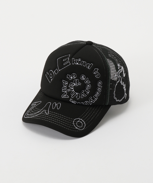 b.eautiful (off-black/white)キャップ b.Eautiful