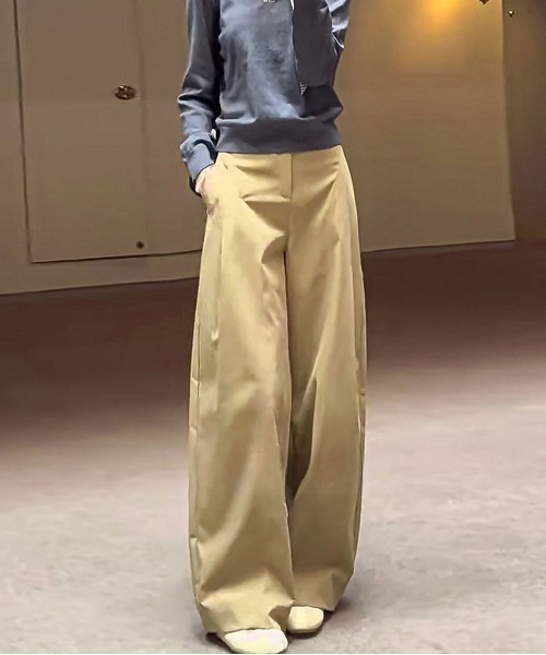 &soiree(アンドソワレ)の「カーブ切り替えベーシックワイドパンツ(その他パンツ・レディース・ブラック/ブラウン/ベージュ・SMALL/MEDIUM/LARGE/X-LARGE)」の1枚目の写真