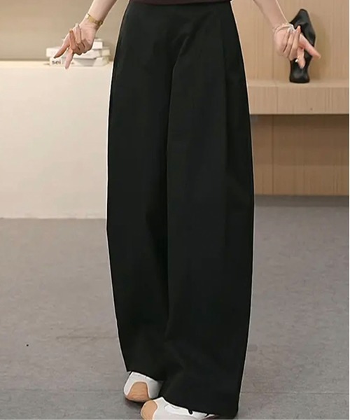 &soiree(アンドソワレ)の「カーブ切り替えベーシックワイドパンツ(その他パンツ・レディース・ブラック/ブラウン/ベージュ・SMALL/MEDIUM/LARGE/X-LARGE)」の2枚目の写真