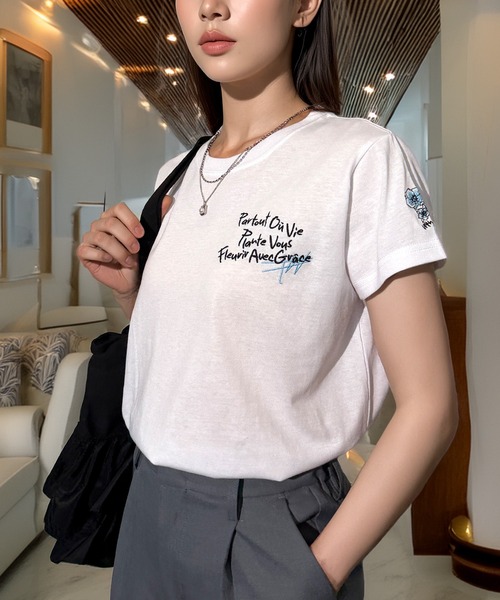 Candlestick（キャンドルスティック）の「手書き風 ロゴ刺繍 コンパクトTシャツ（Tシャツ/カットソー・レディース・スミクロ/ホワイト/ブラック・FREE）」の6枚目の写真