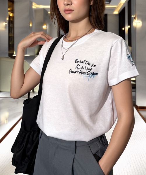 Candlestick（キャンドルスティック）の「手書き風 ロゴ刺繍 コンパクトTシャツ（Tシャツ/カットソー・レディース・スミクロ/ホワイト/ブラック・FREE）」の14枚目の写真