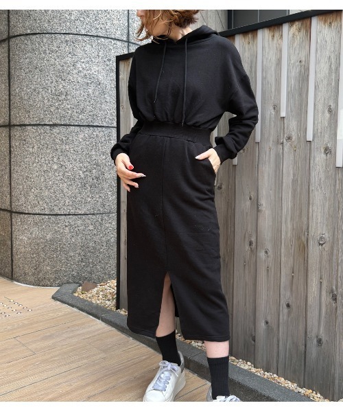 Desert Rose(デザートローズ)の「【DESERT ROSE/デザートローズ】スウェットフーディーワンピース(ワンピース・レディース・ブラック/グレー・FREE)」の1枚目の写真