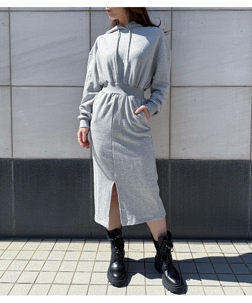 Desert Rose(デザートローズ)の「【DESERT ROSE/デザートローズ】スウェットフーディーワンピース(ワンピース・レディース・ブラック/グレー・FREE)」の4枚目の写真