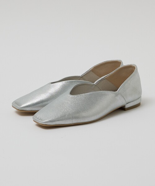 Au BANNISTER(オゥバニスター)の「【販売店舗限定】スクエアトゥVカットパンプス(パンプス・レディース・ブラック/アイボリー/シルバー・35/36/37/38/39)」の20枚目の写真