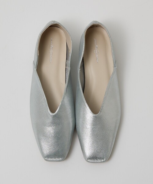 Au BANNISTER(オゥバニスター)の「【販売店舗限定】スクエアトゥVカットパンプス(パンプス・レディース・ブラック/アイボリー/シルバー・35/36/37/38/39)」の18枚目の写真