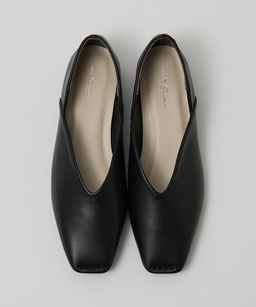 Au BANNISTER(オゥバニスター)の「【販売店舗限定】スクエアトゥVカットパンプス(パンプス・レディース・ブラック/アイボリー/シルバー・35/36/37/38/39)」の8枚目の写真