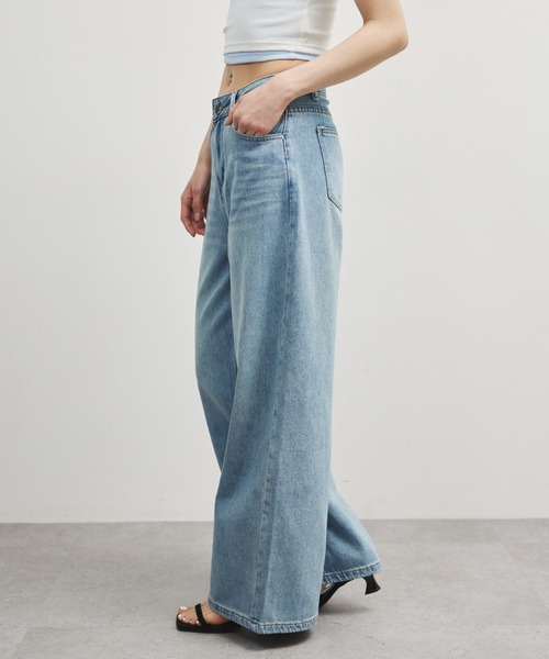 ELTONE（エルトーン）の「ワイドストレートデニムパンツ（デニムパンツ・レディース・ブルー/ブラック・SMALL/MEDIUM）」の2枚目の写真
